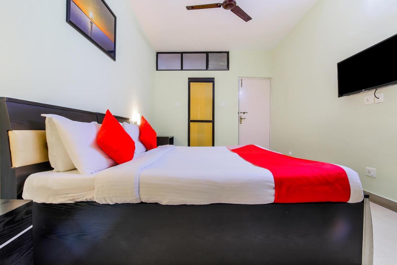 Oyo 24761 All Seasons Guest House 마드가온 외부 사진
