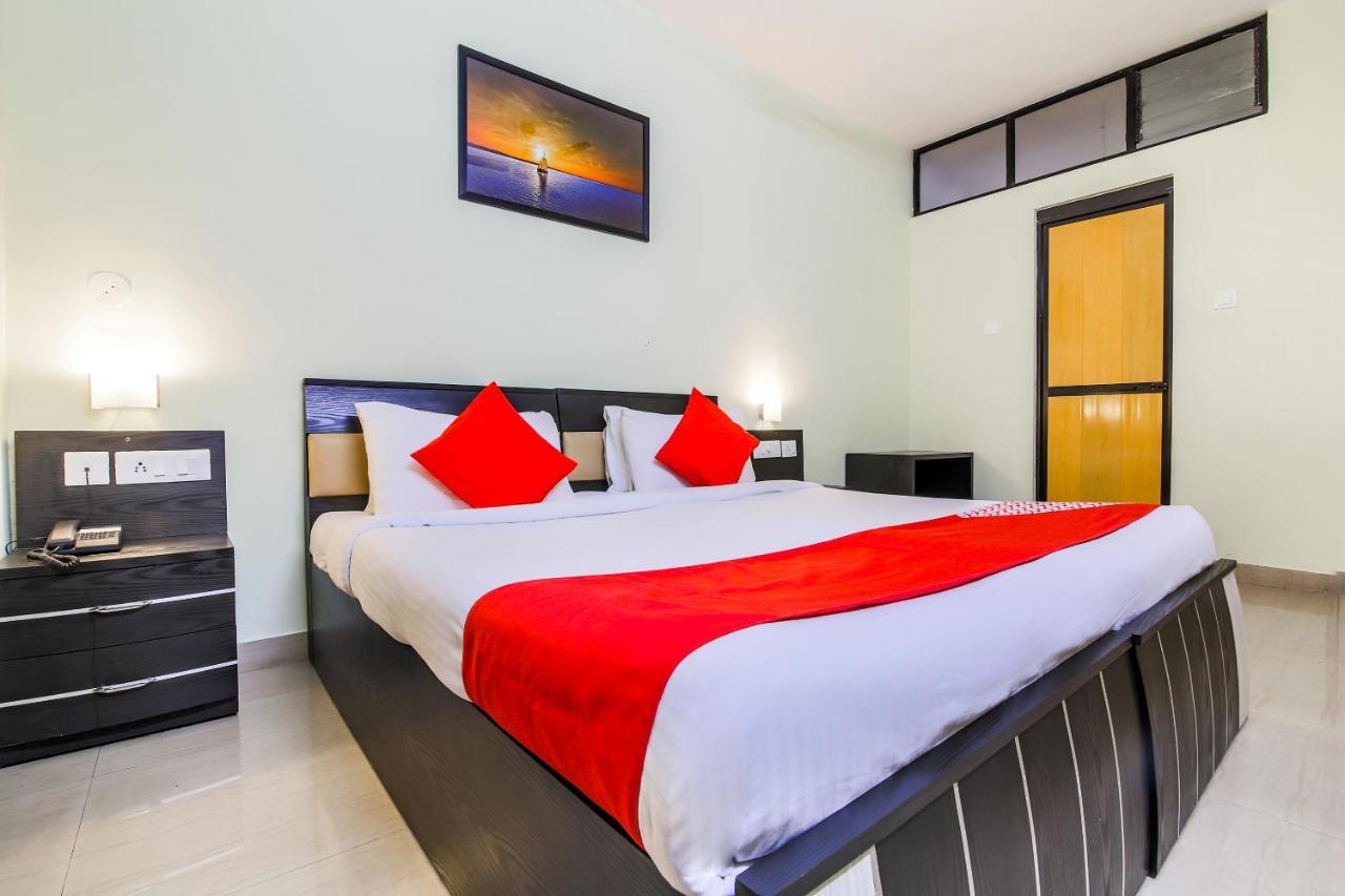 Oyo 24761 All Seasons Guest House 마드가온 외부 사진