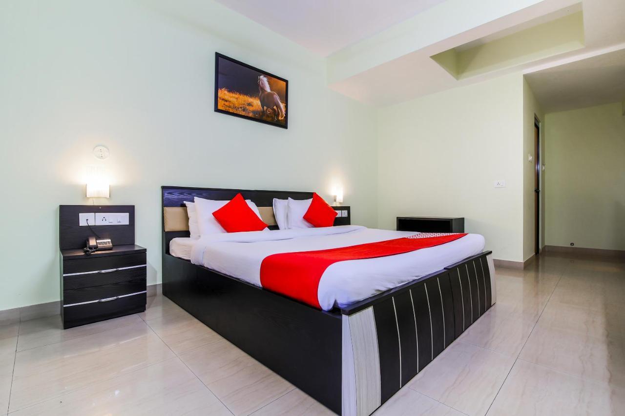 Oyo 24761 All Seasons Guest House 마드가온 외부 사진
